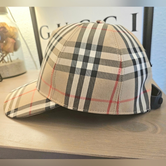 Burberry Novacheck Hat - New w/ COA - Picture 3 of 8
